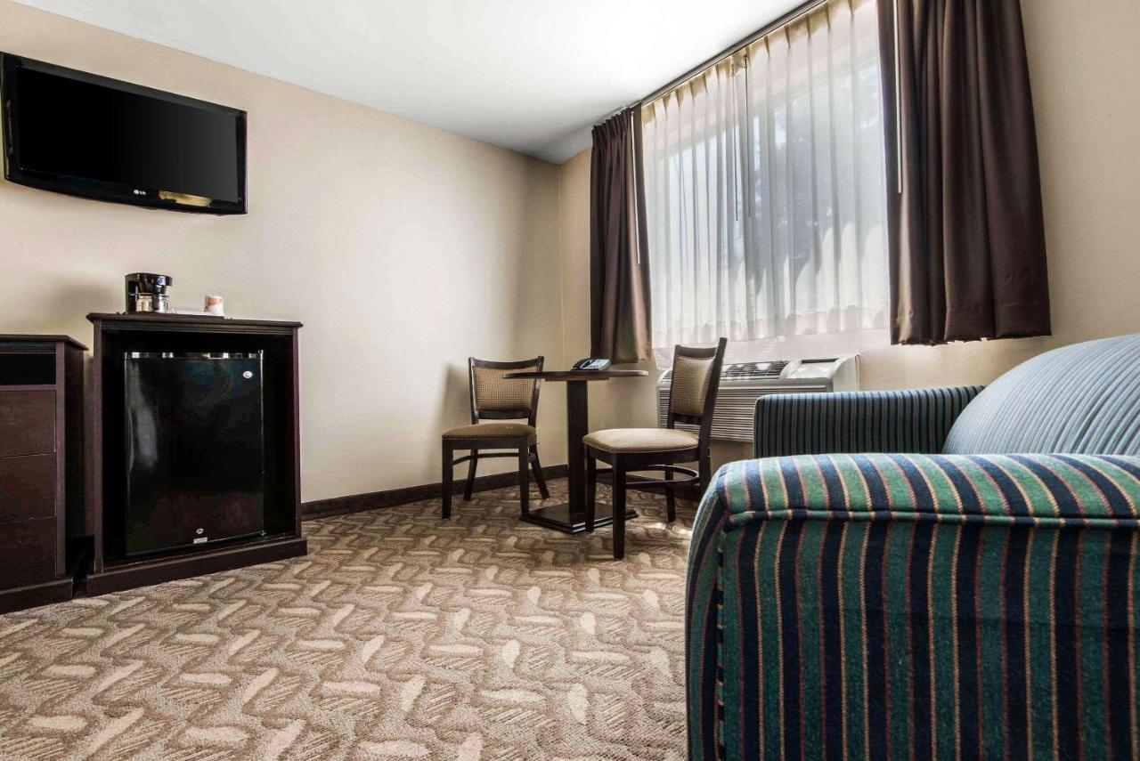 Quality Inn - Niagara Falls Blvd Exteriör bild